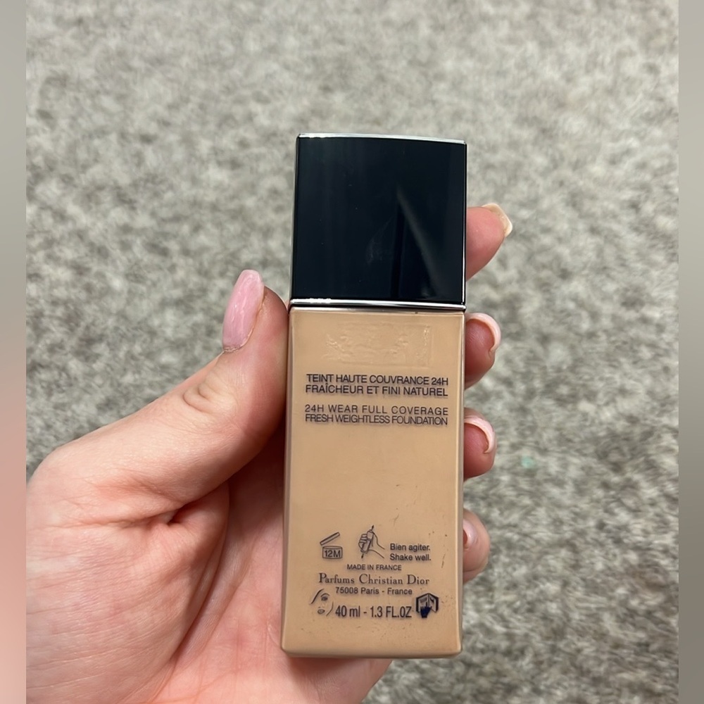 Dior FOREVER undercover foundation - Picture 2 of 3